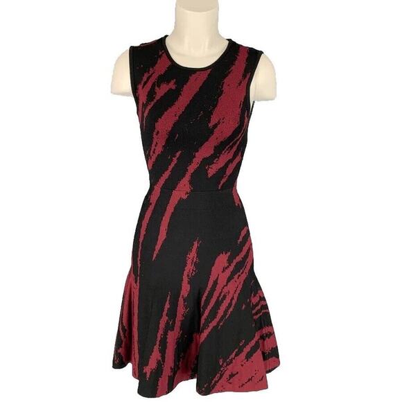 OHNE TITEL Size S Black & Burgundy Marbled Rayon Sleevless Peplum Dress - Picture 1 of 6